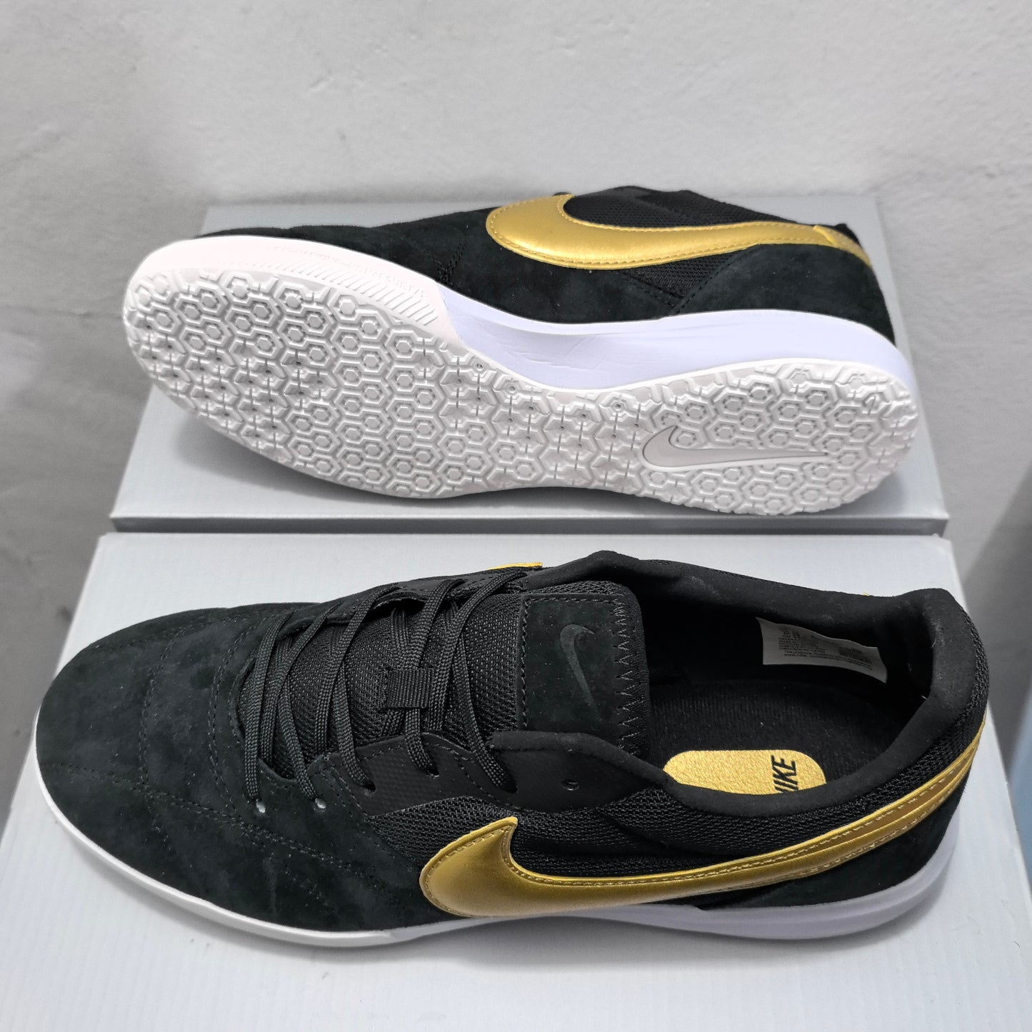 Nike Gato