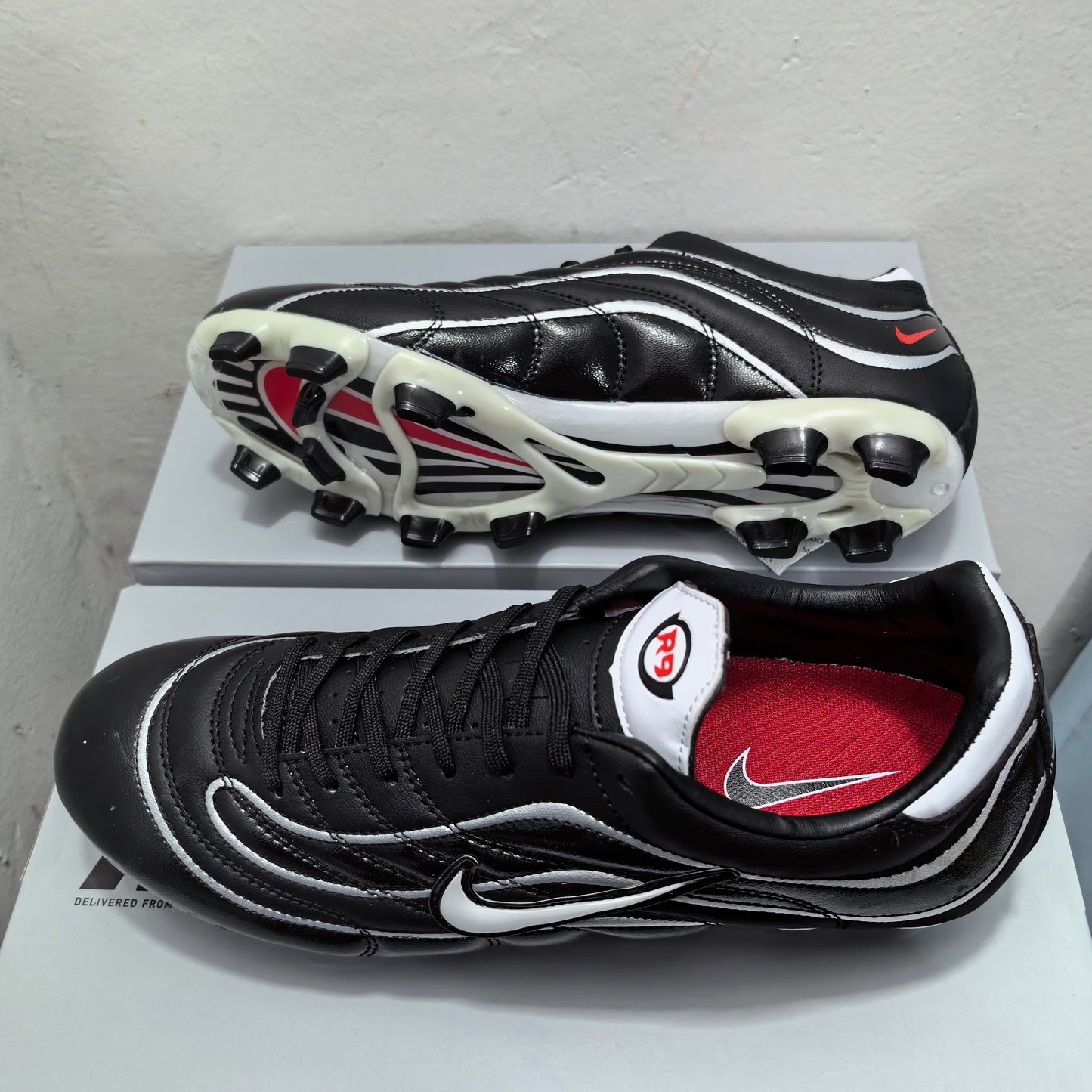 Nike R9
