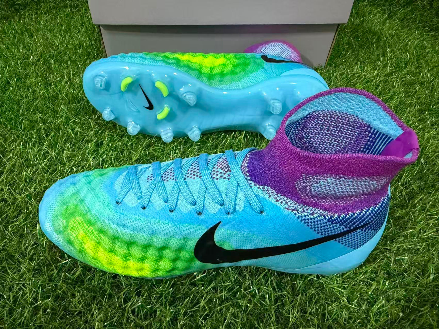 Nike Magista